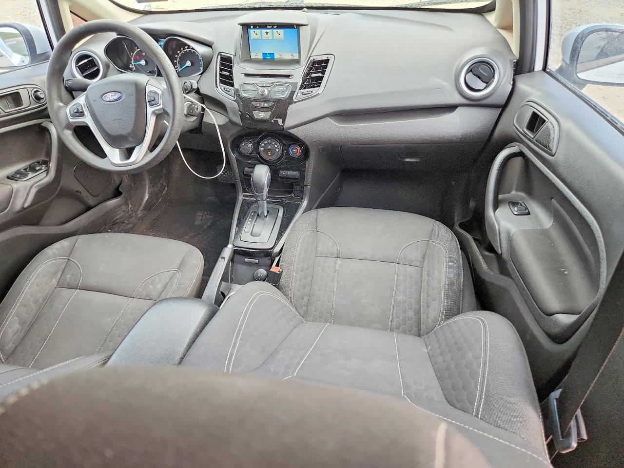 2019 FORD FIESTA SE photo 8