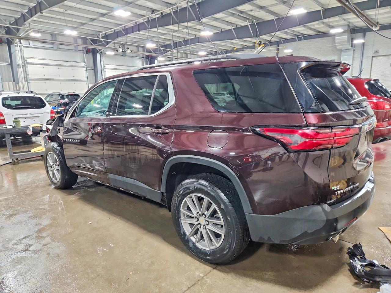 2023 CHEVROLET TRAVERSE LT photo 3