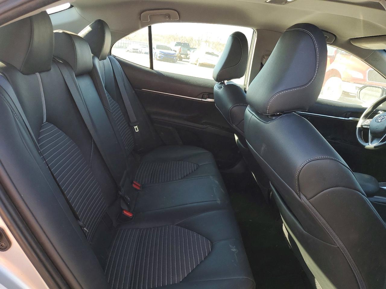 2018 TOYOTA CAMRY SE photo 10