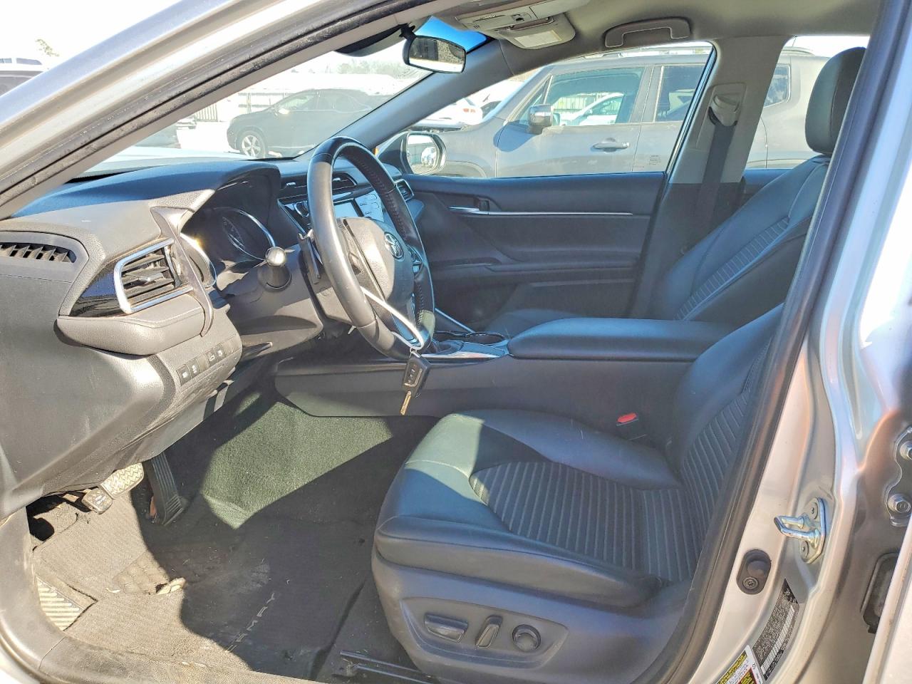 2018 TOYOTA CAMRY SE photo 7