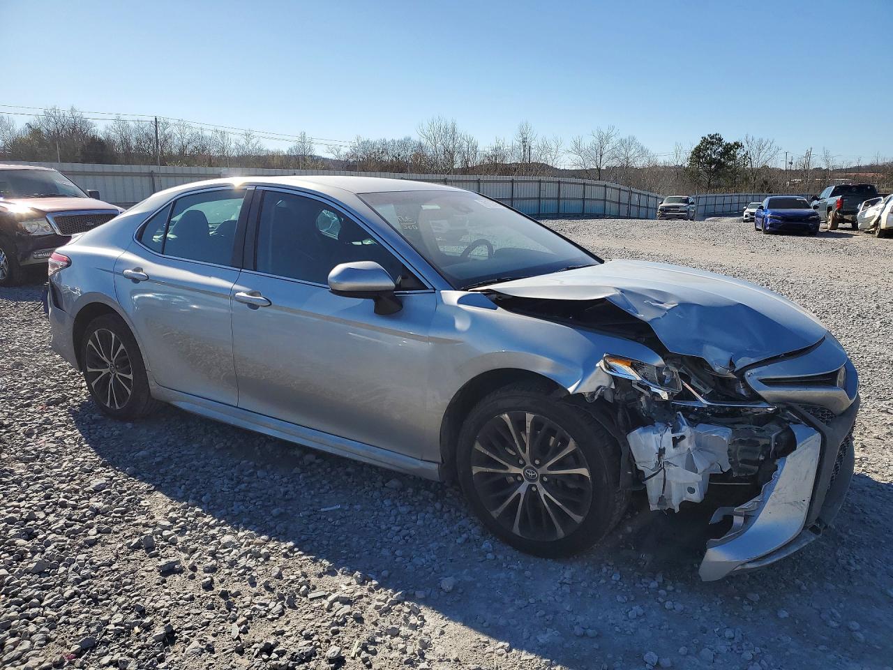 2018 TOYOTA CAMRY SE photo 4