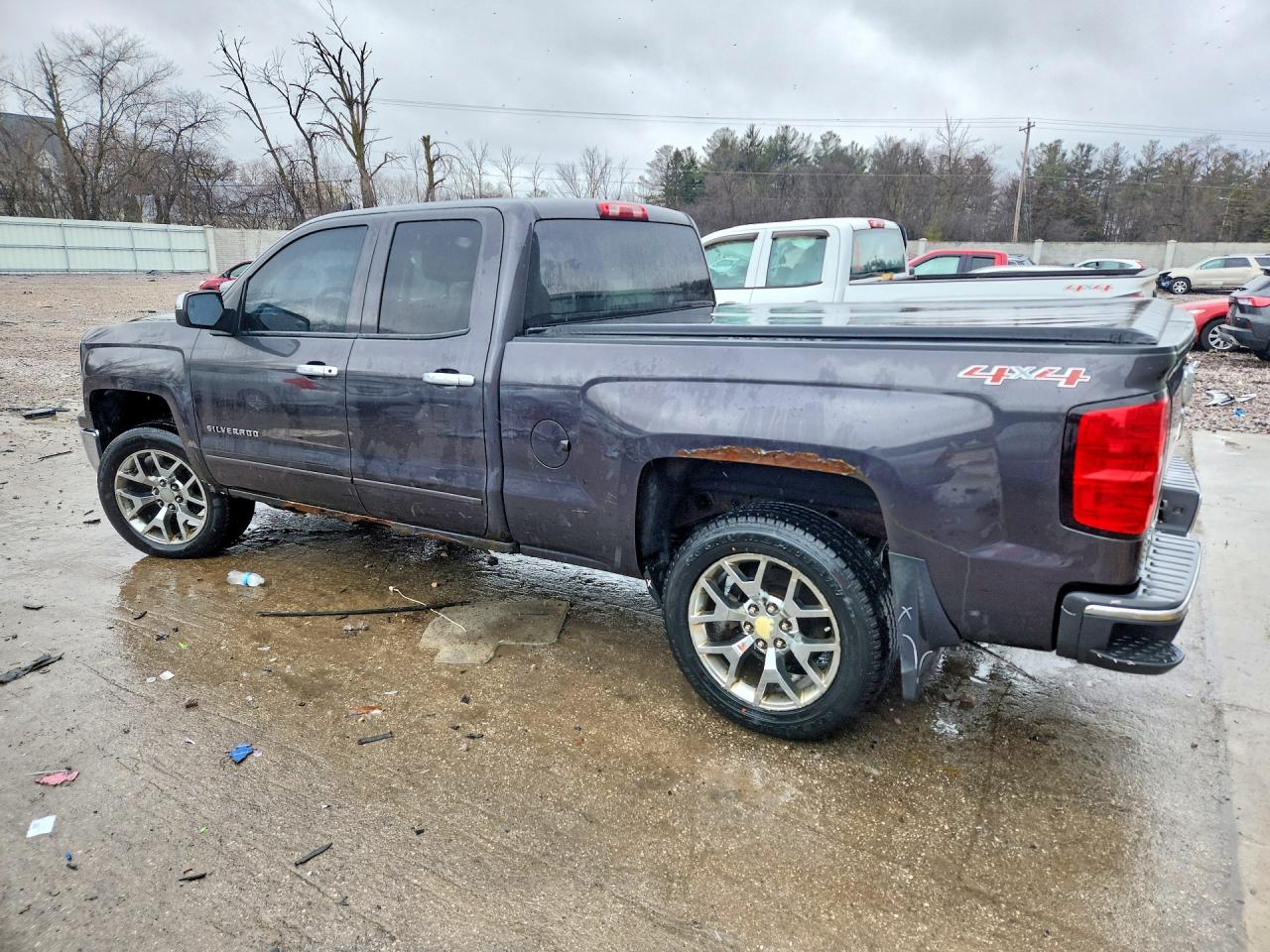 2015 CHEVROLET SILVERADO K1500 LT photo 2