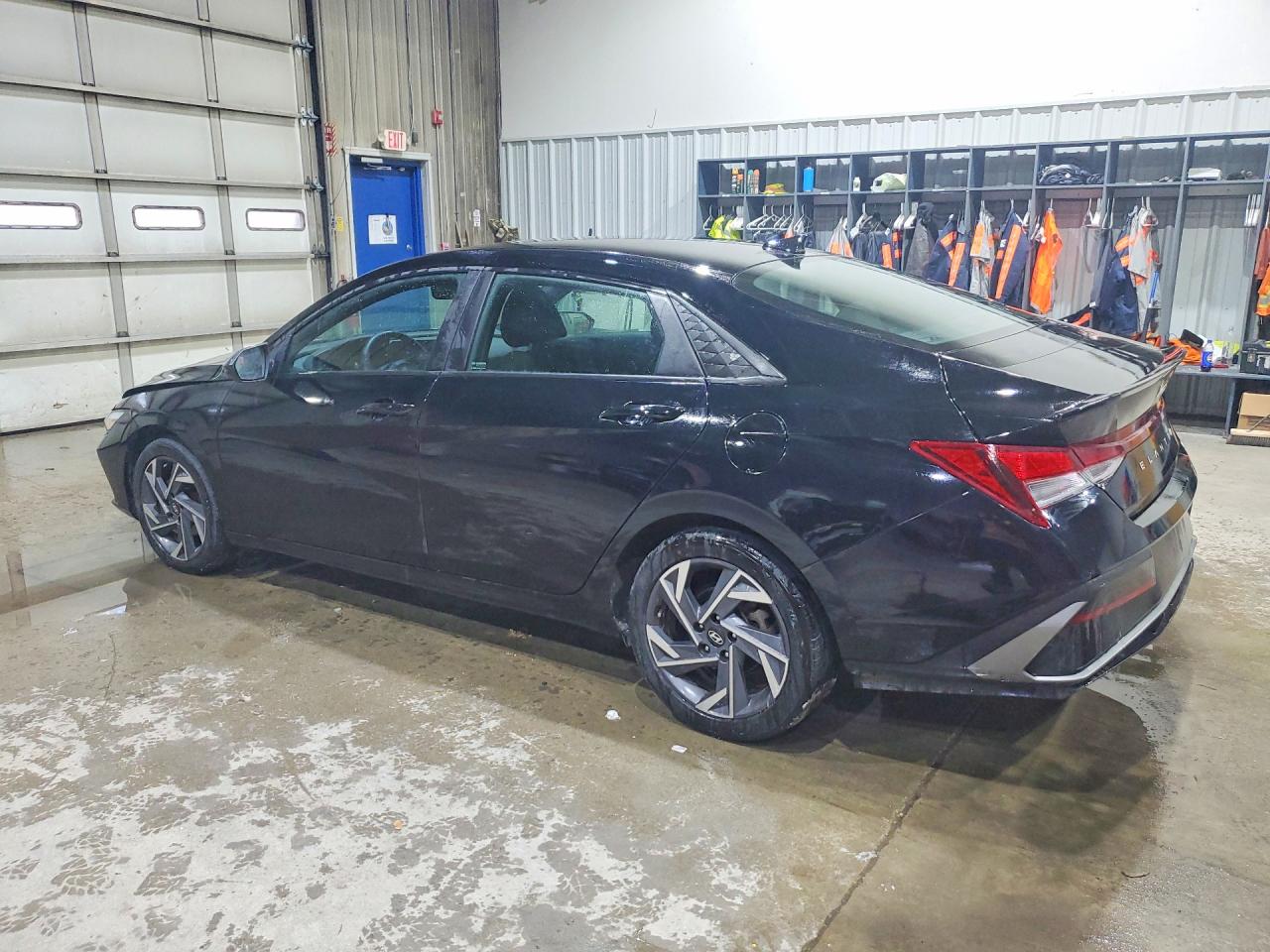 2025 HYUNDAI ELANTRA SEL SPORT photo 4