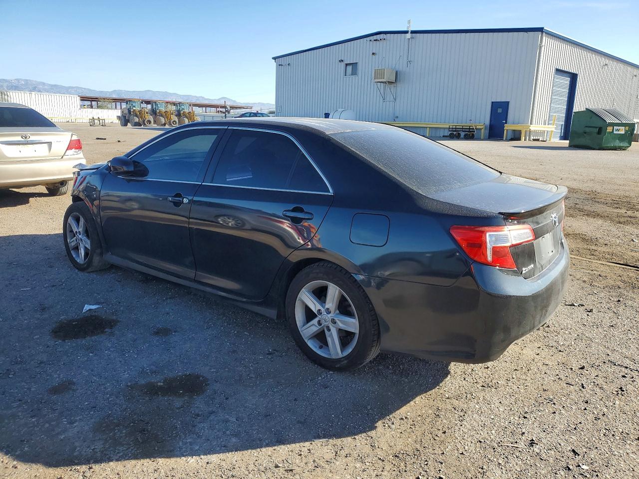 2012 TOYOTA CAMRY BASE photo 2