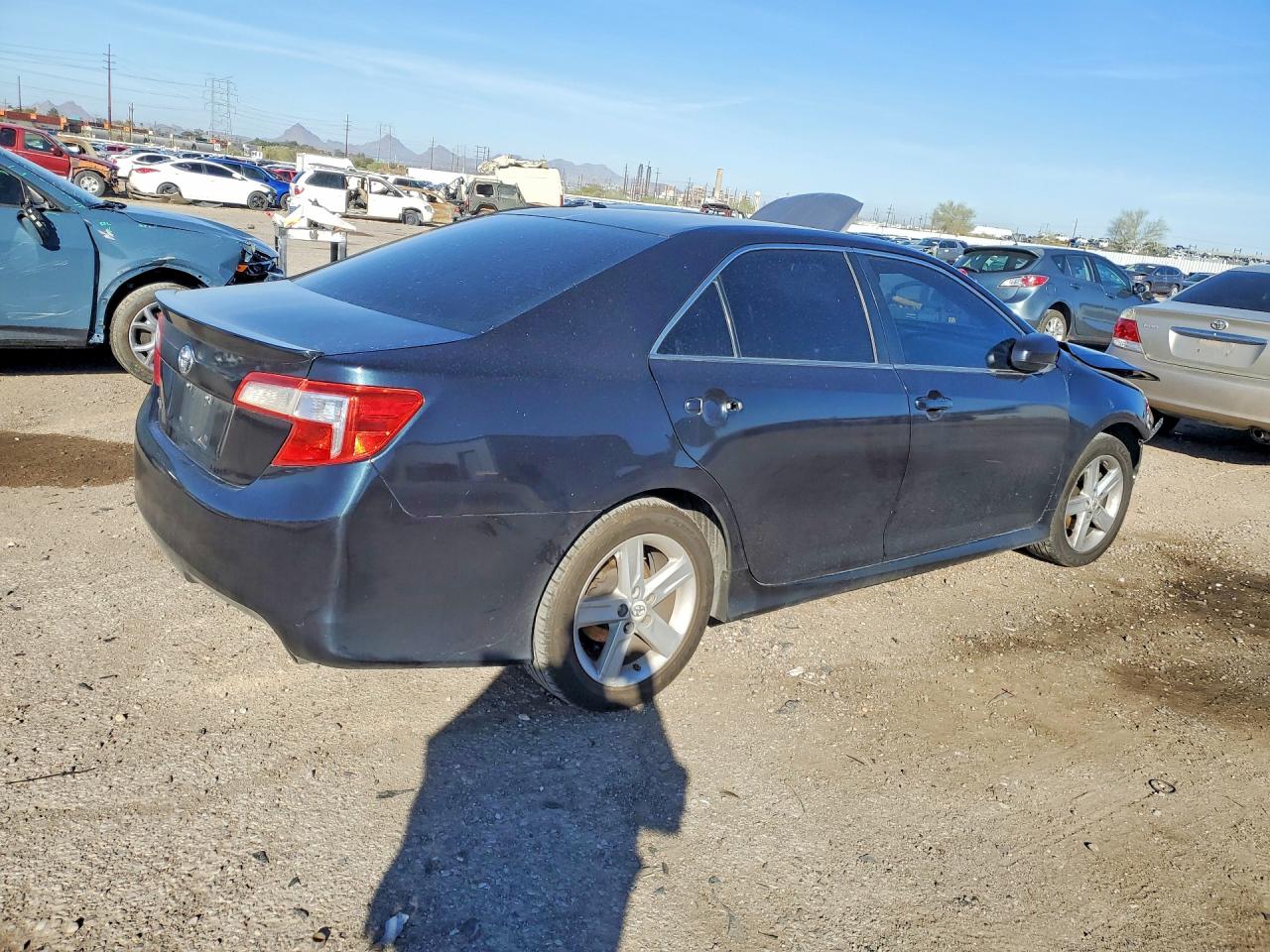 2012 TOYOTA CAMRY BASE photo 3