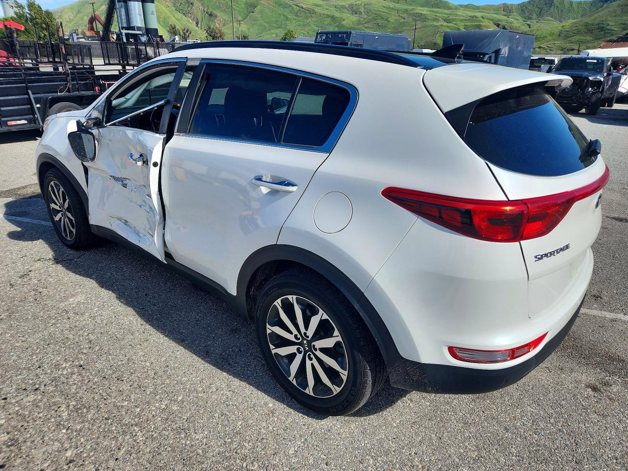 2019 KIA SPORTAGE EX photo 2