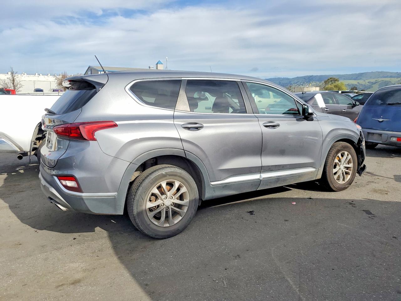 2019 HYUNDAI SANTA FE SE photo 3