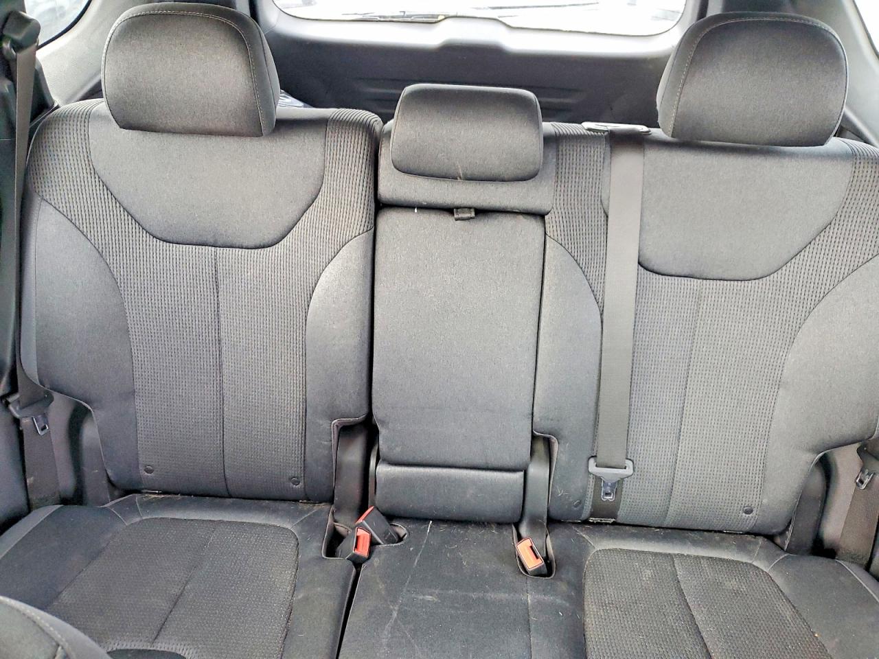 2019 HYUNDAI SANTA FE SE photo 10