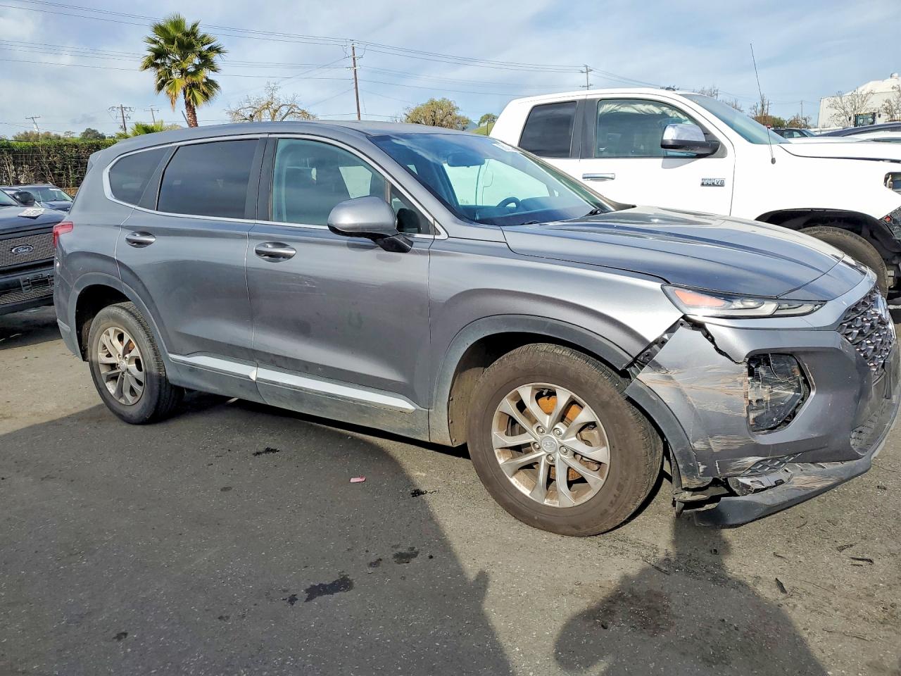 2019 HYUNDAI SANTA FE SE photo 4