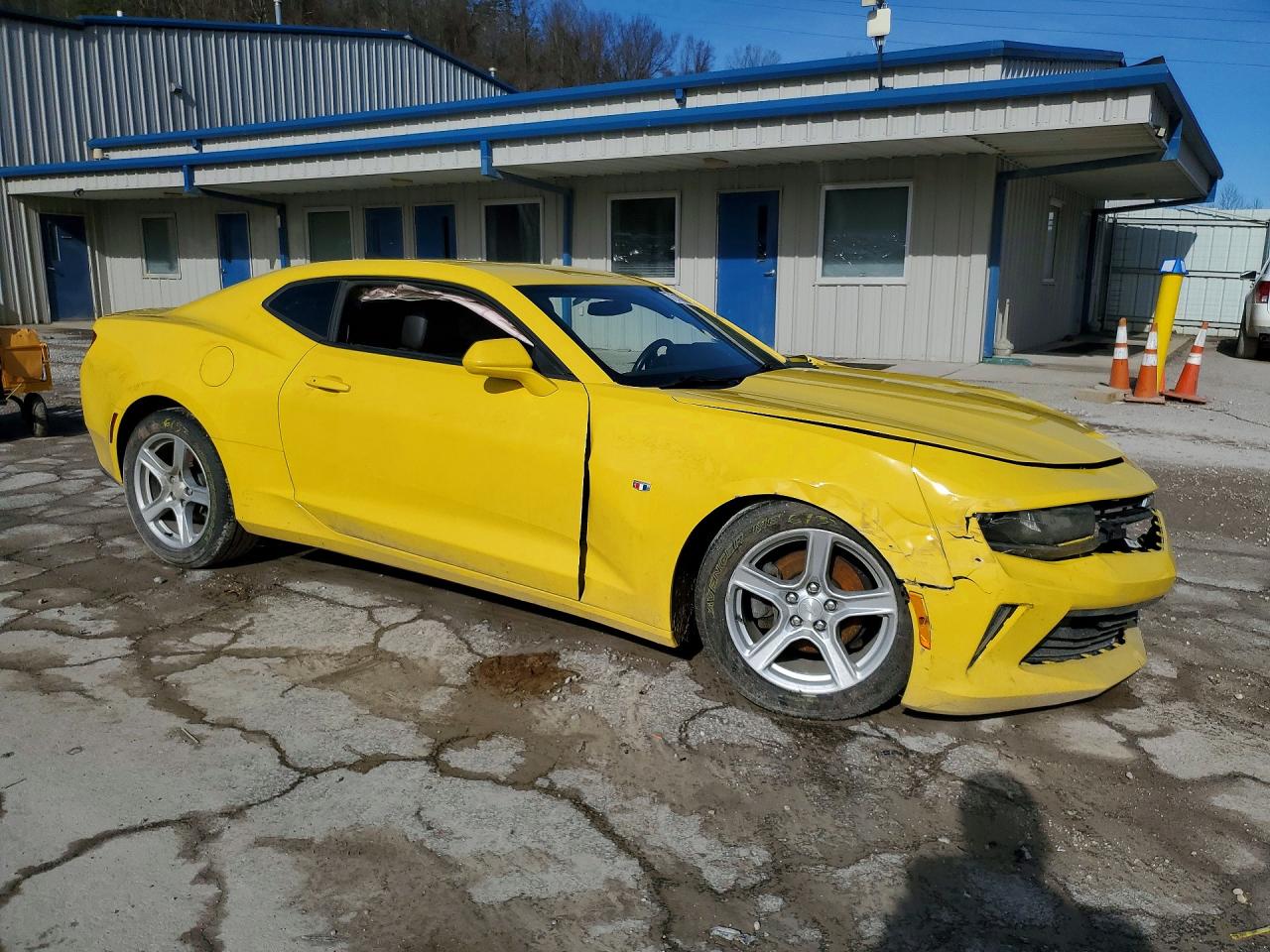 2016 CHEVROLET CAMARO LT photo 4