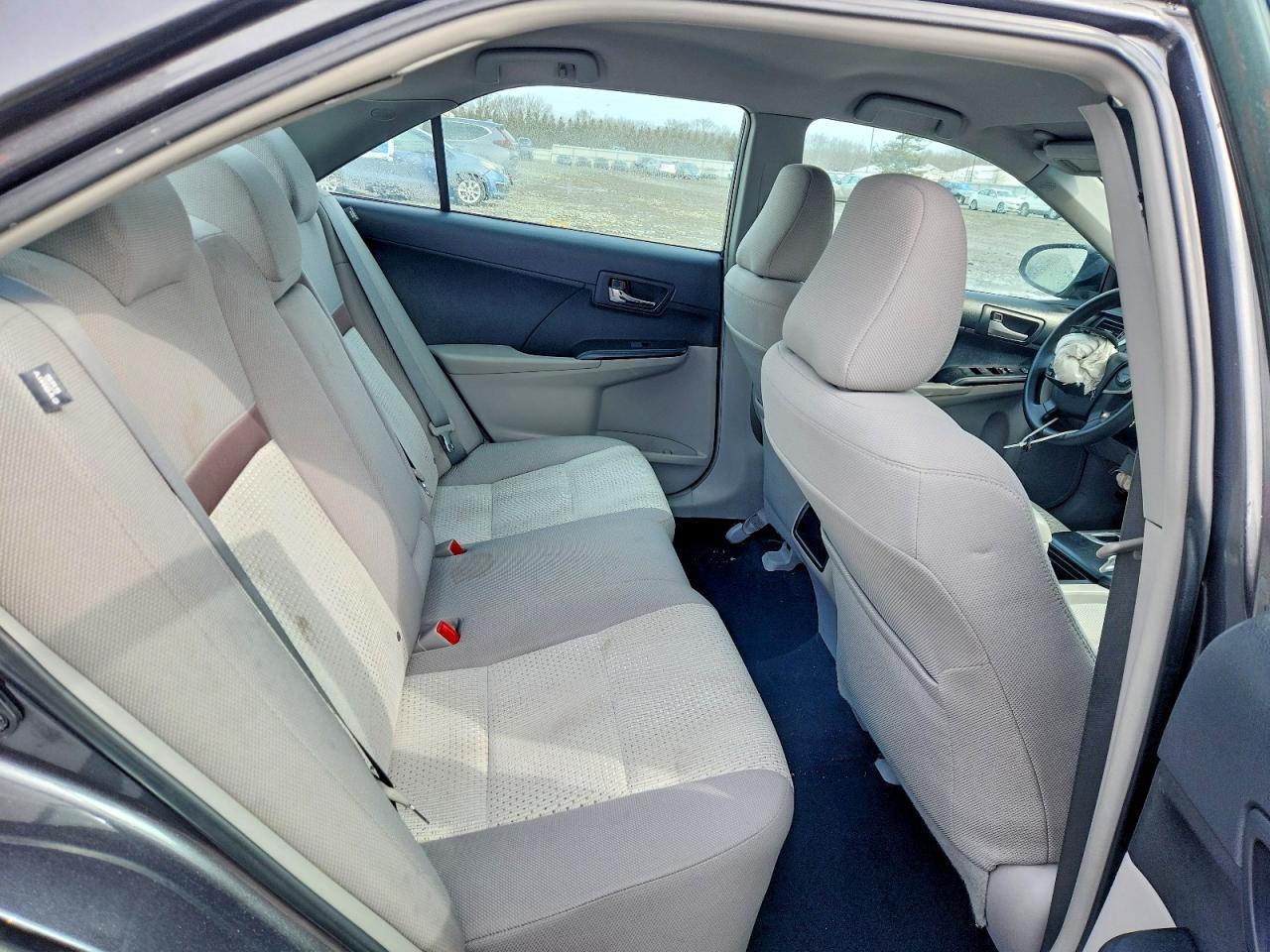 2014 TOYOTA CAMRY LE photo 19