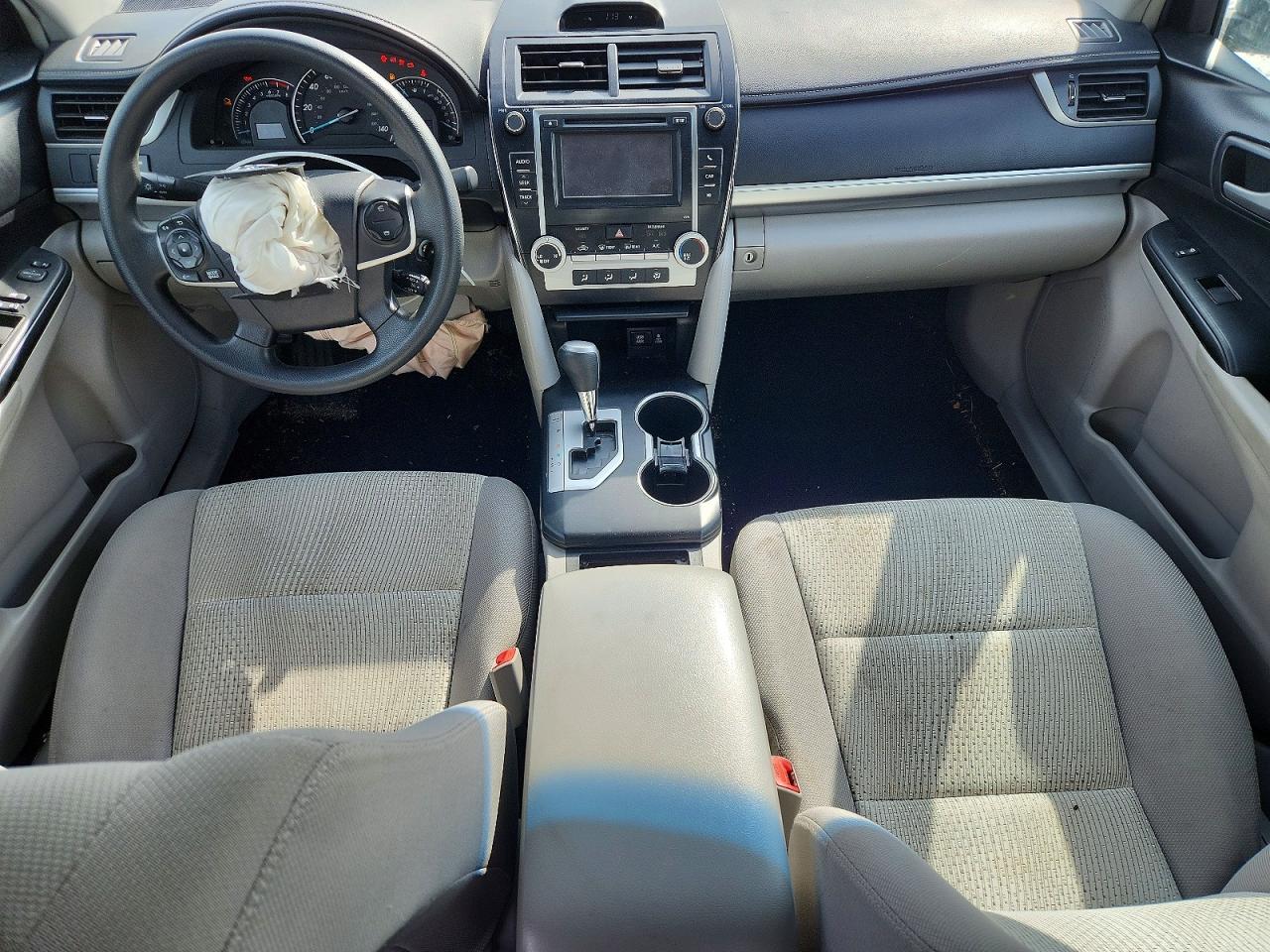2014 TOYOTA CAMRY LE photo 15