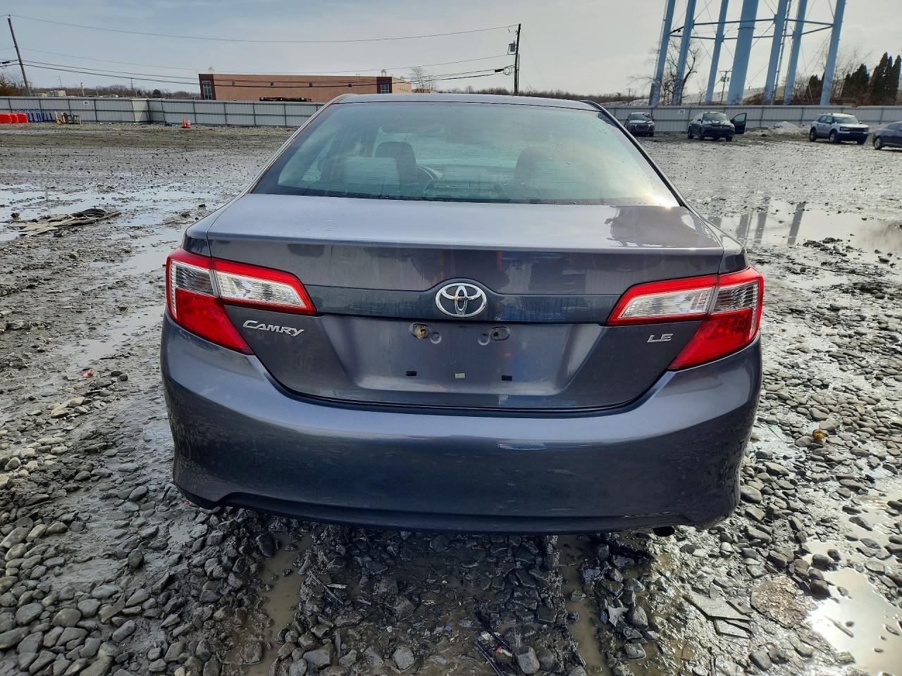 2014 TOYOTA CAMRY LE photo 11