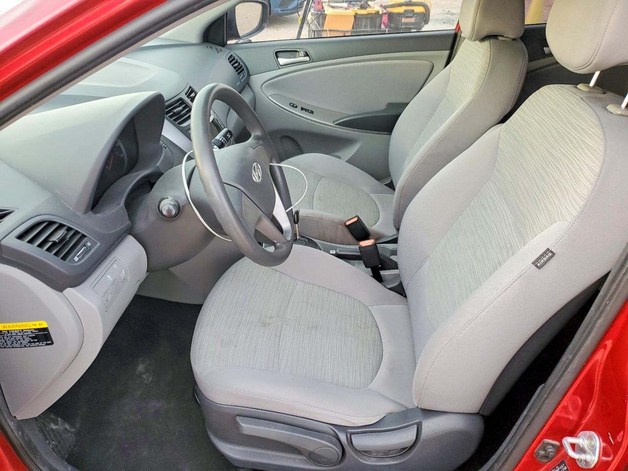 2017 HYUNDAI ACCENT SE photo 13