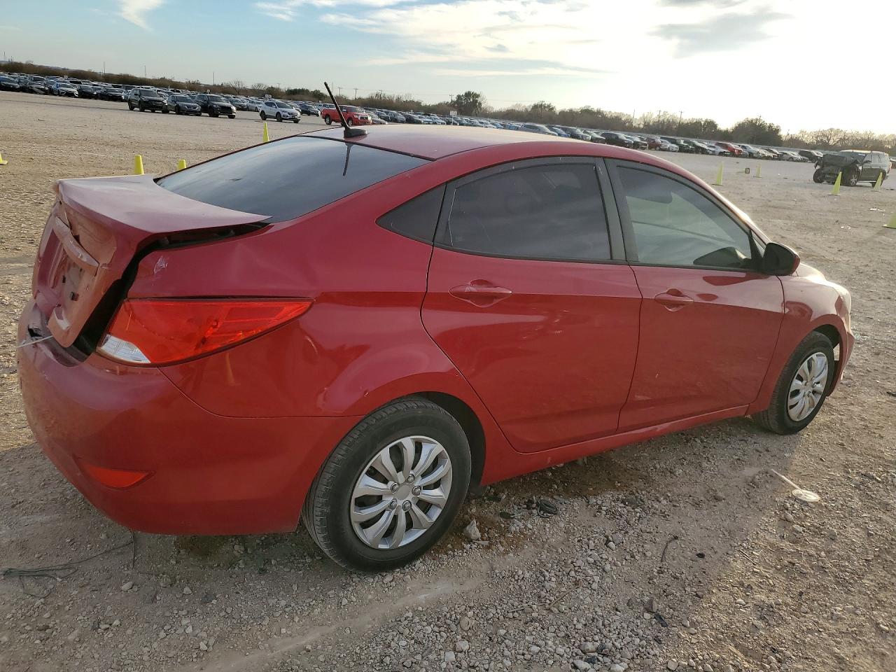 2017 HYUNDAI ACCENT SE photo 5