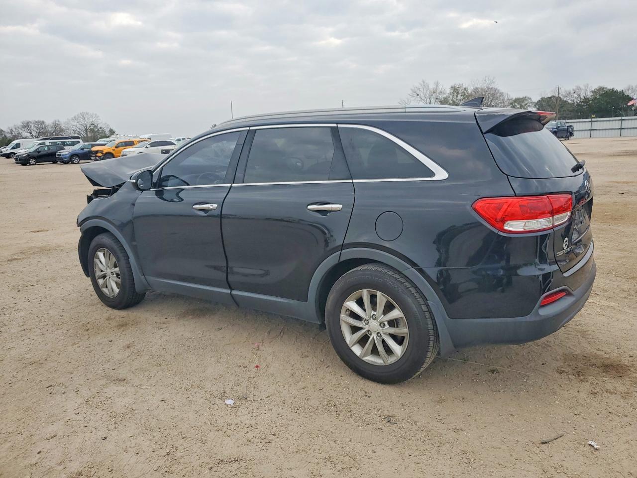 2016 KIA SORENTO LX photo 2