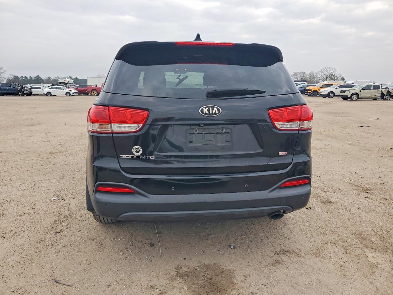 2016 KIA SORENTO LX photo 6