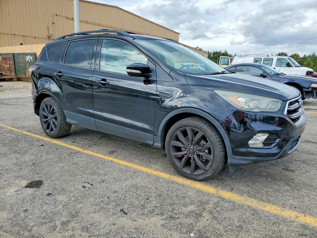 2017 FORD ESCAPE TITANIUM photo 4