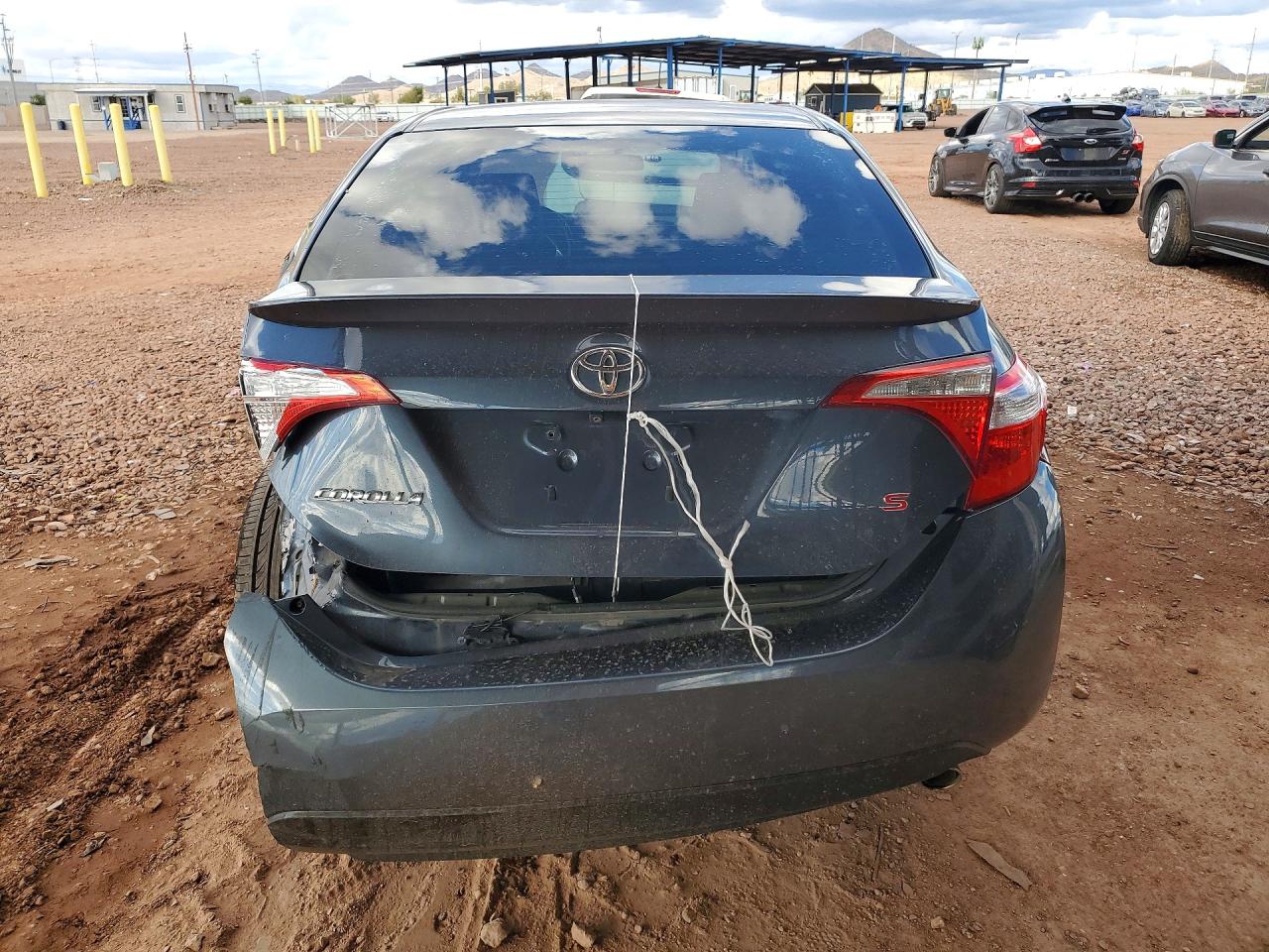 2015 TOYOTA COROLLA L photo 11