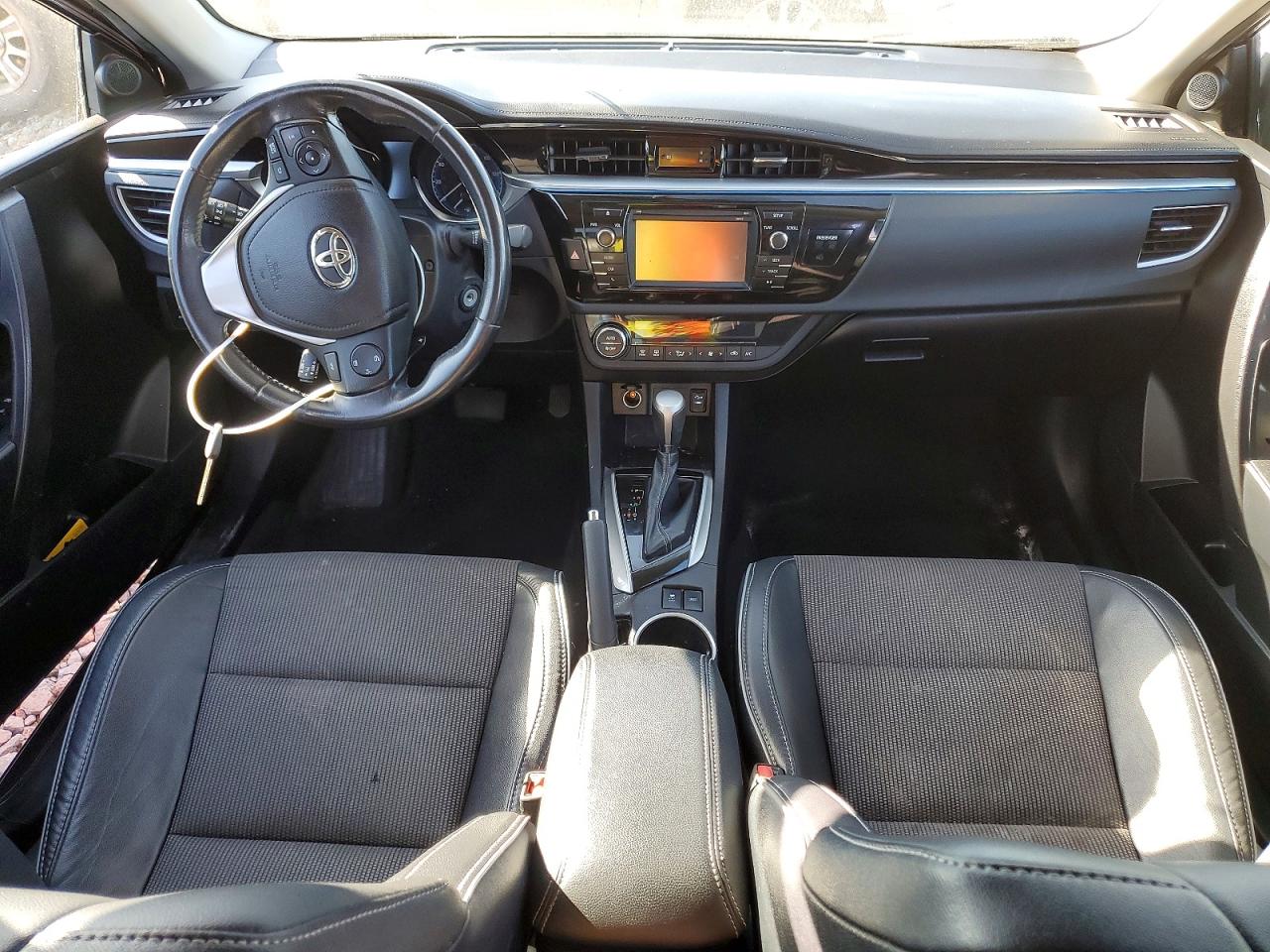 2015 TOYOTA COROLLA L photo 15
