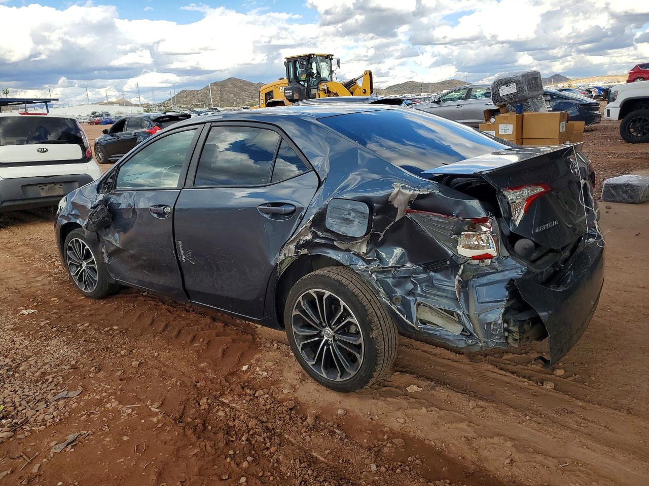 2015 TOYOTA COROLLA L photo 3