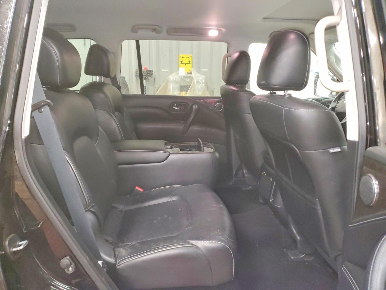 2022 INFINITI QX80 LUXE photo 11