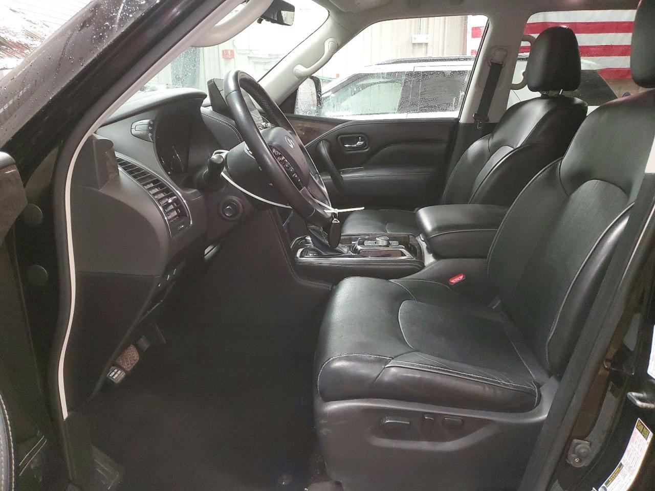 2022 INFINITI QX80 LUXE photo 7