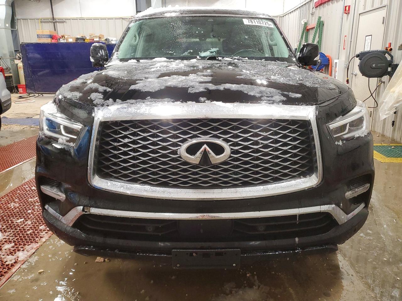 2022 INFINITI QX80 LUXE photo 5