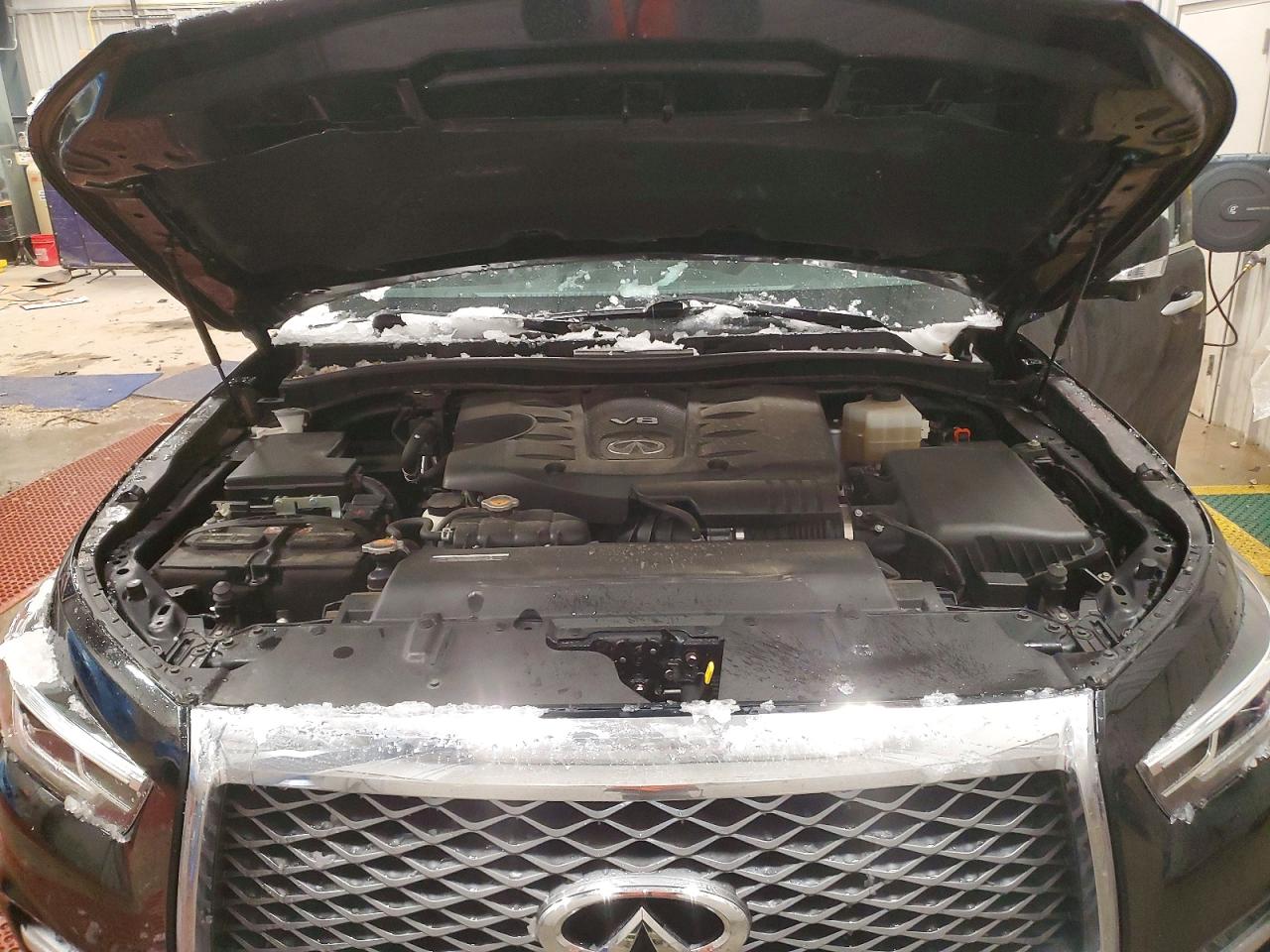 2022 INFINITI QX80 LUXE photo 12