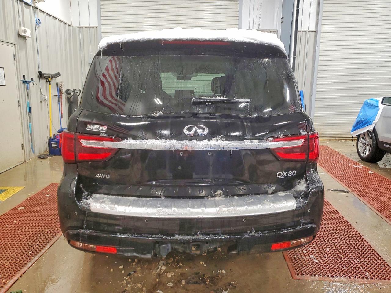 2022 INFINITI QX80 LUXE photo 6