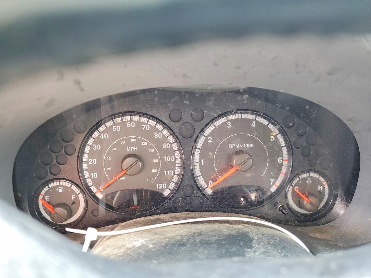 2005 JEEP LIBERTY photo 17