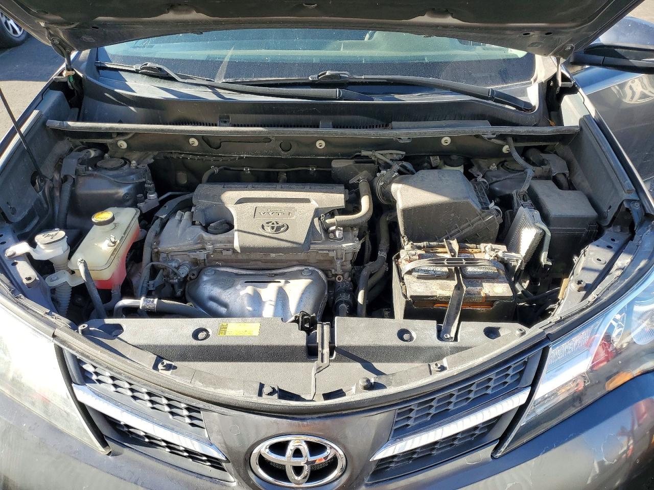 2015 TOYOTA RAV4 XLE photo 23