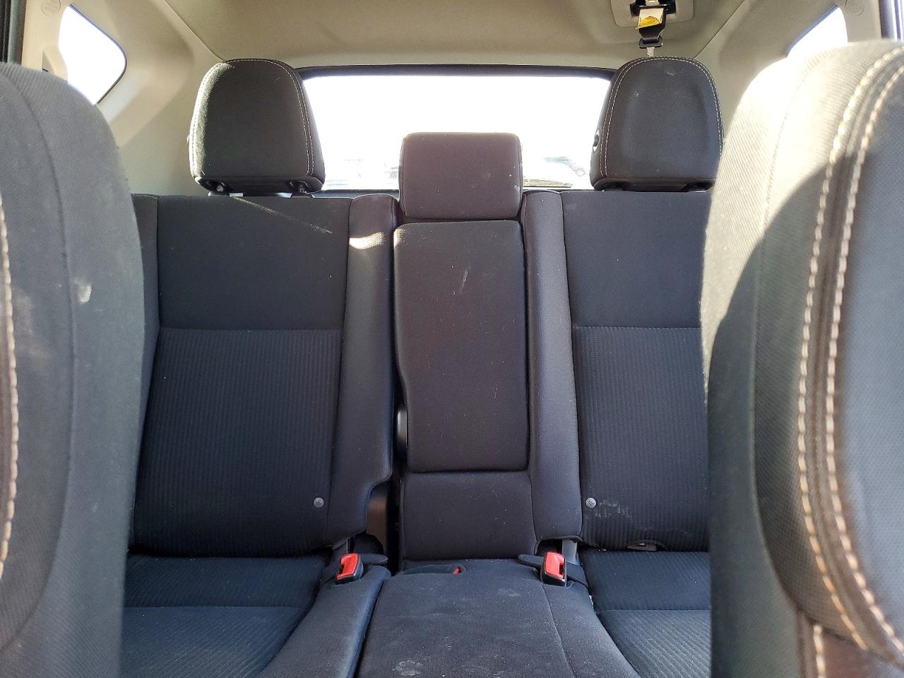 2015 TOYOTA RAV4 XLE photo 19