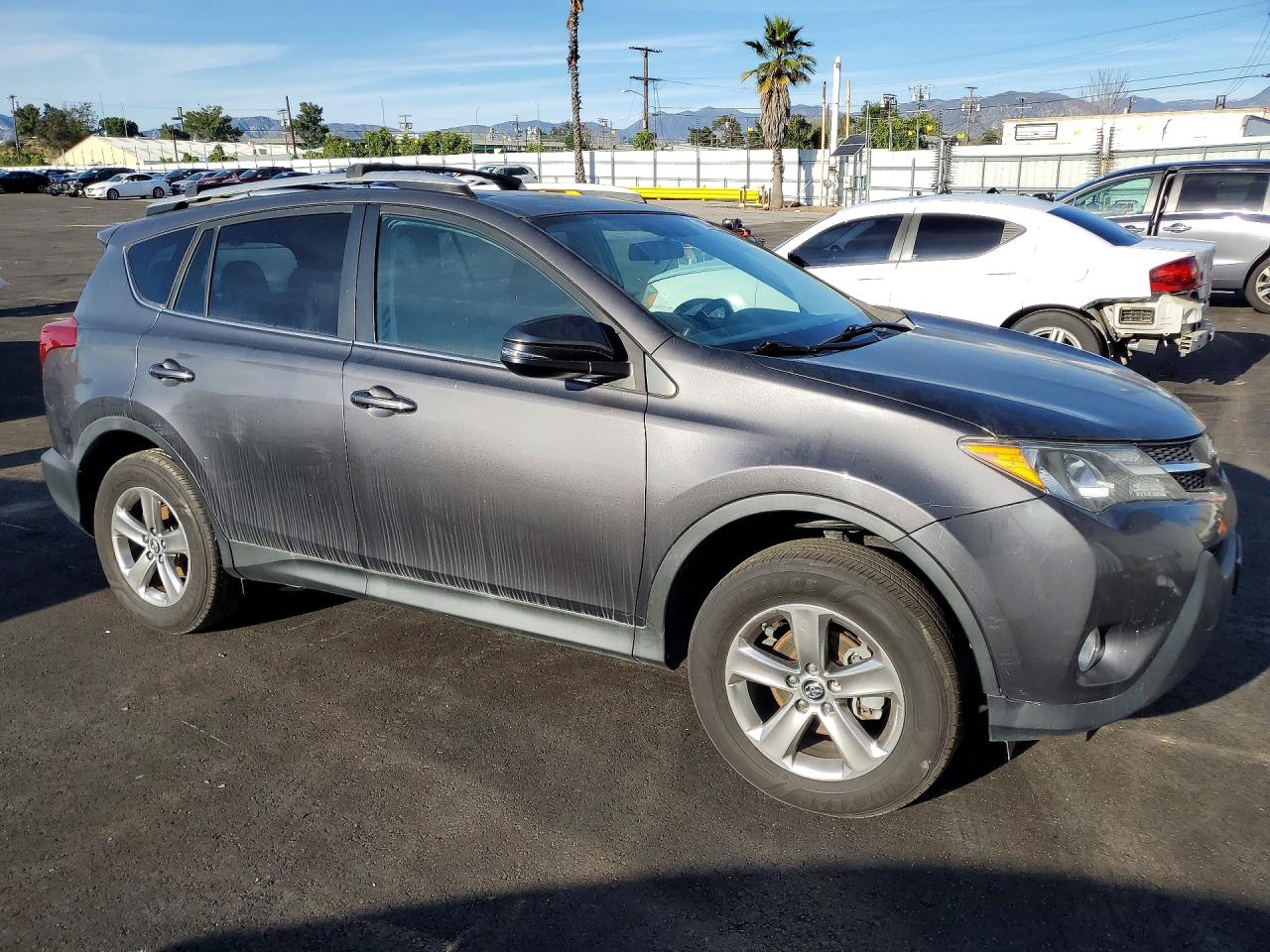 2015 TOYOTA RAV4 XLE photo 7