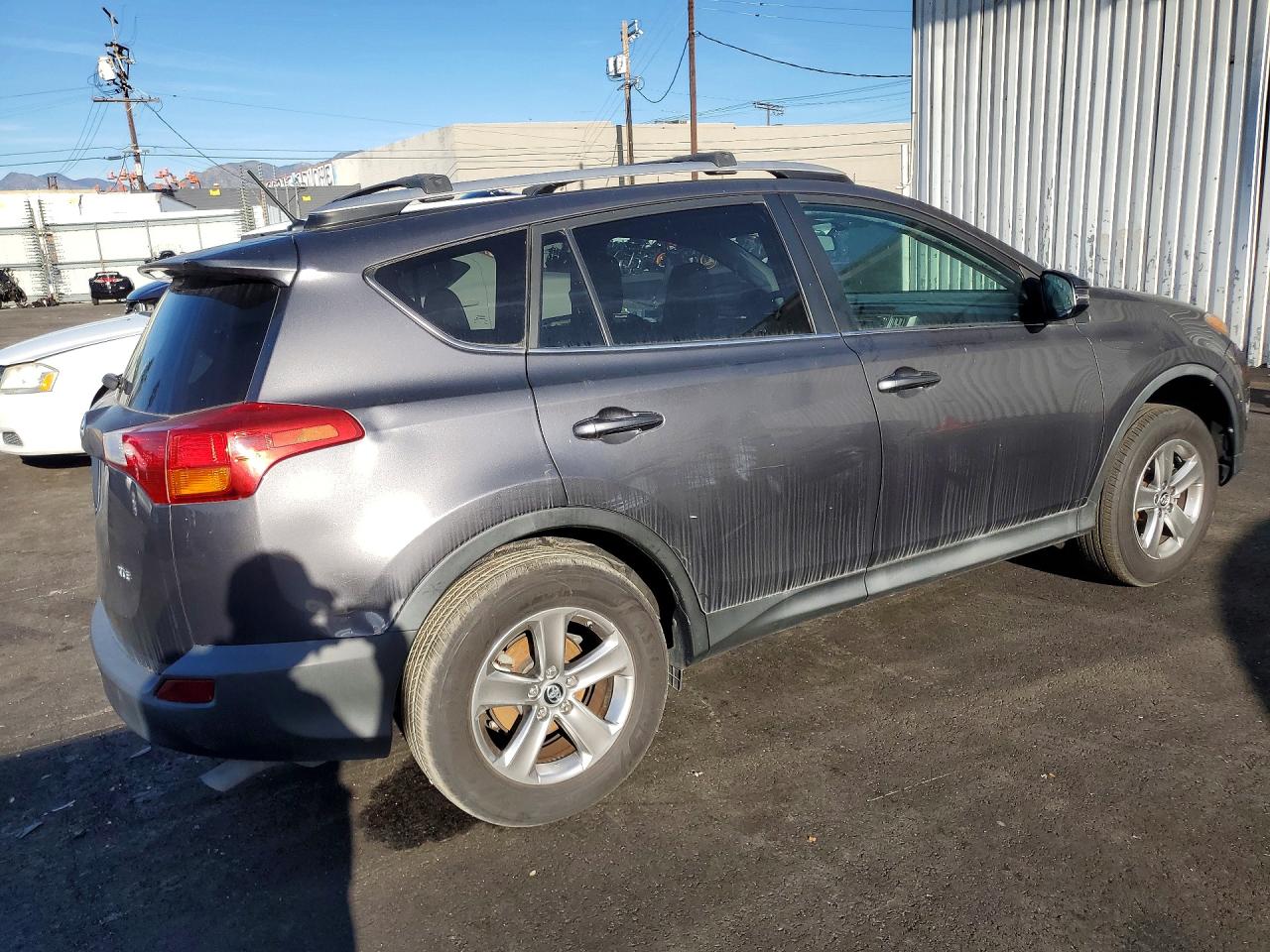 2015 TOYOTA RAV4 XLE photo 5