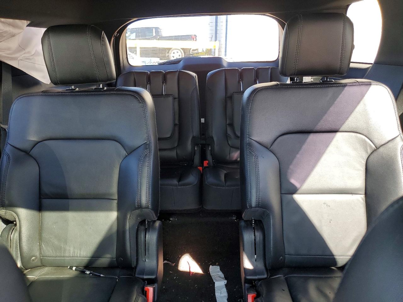 2017 FORD EXPLORER XLT photo 28