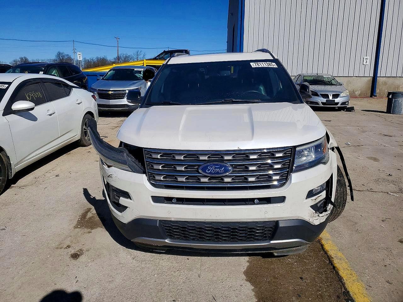 2017 FORD EXPLORER XLT photo 13