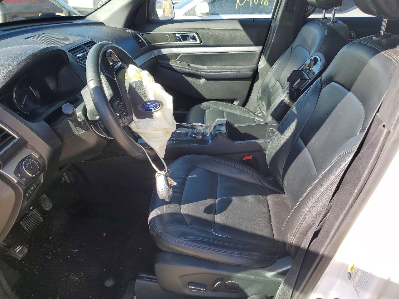 2017 FORD EXPLORER XLT photo 19