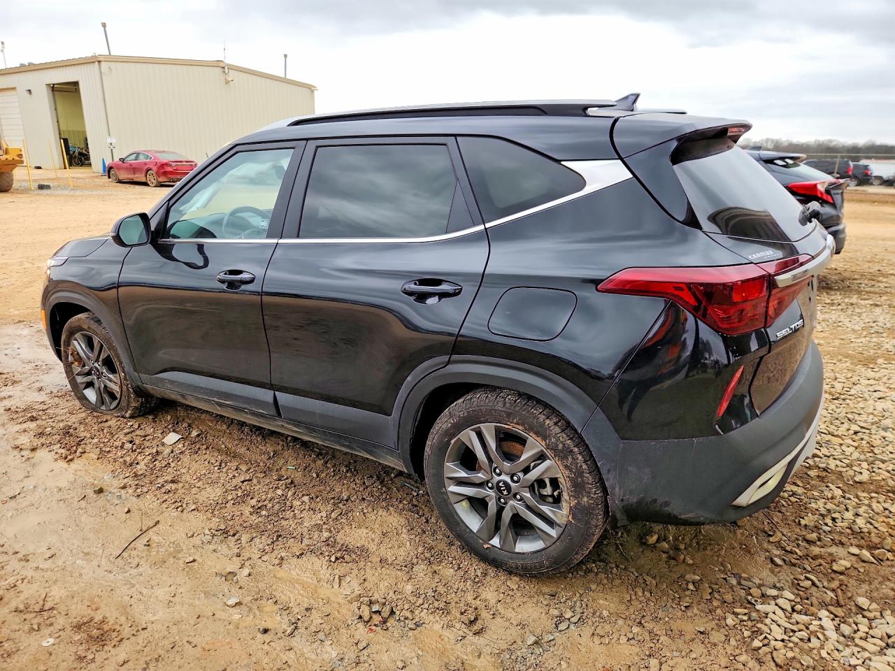 2021 KIA SELTOS S photo 3