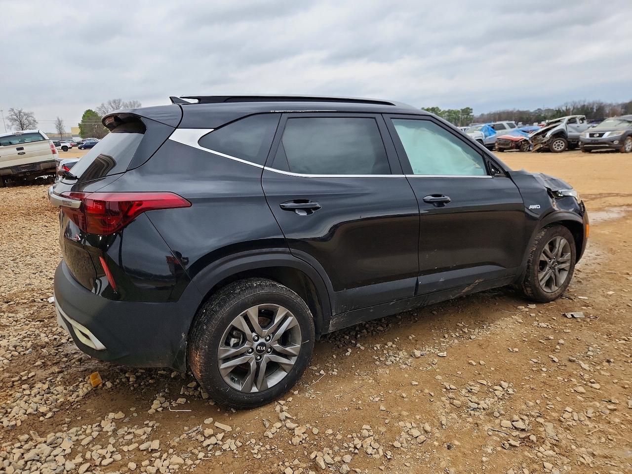 2021 KIA SELTOS S photo 5