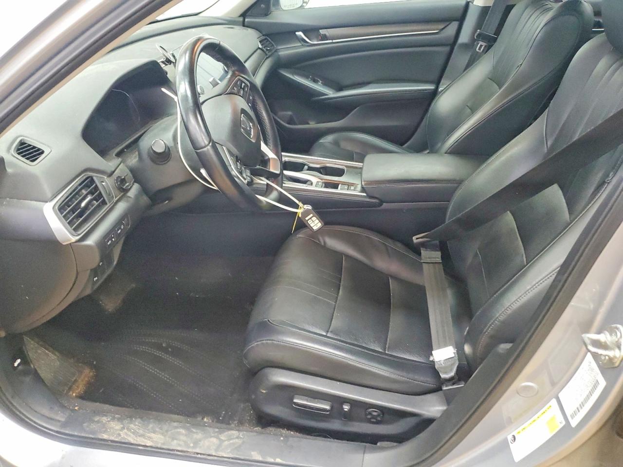 2018 HONDA ACCORD TOURING photo 13