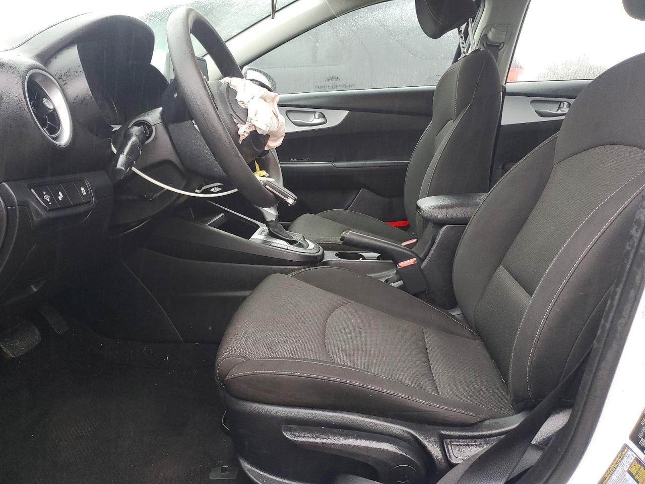 2023 KIA FORTE LX photo 19