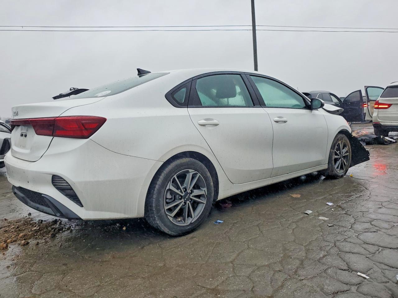 2023 KIA FORTE LX photo 7