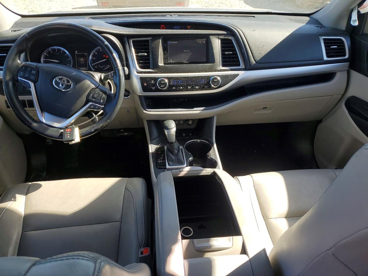 2017 TOYOTA HIGHLANDER XLE photo 22