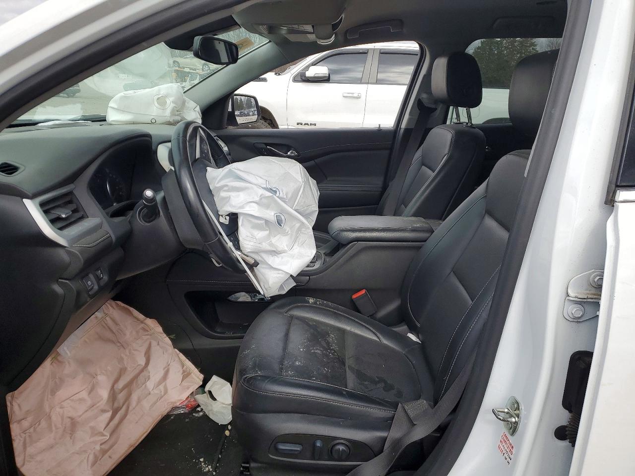 2023 GMC ACADIA SLT photo 13