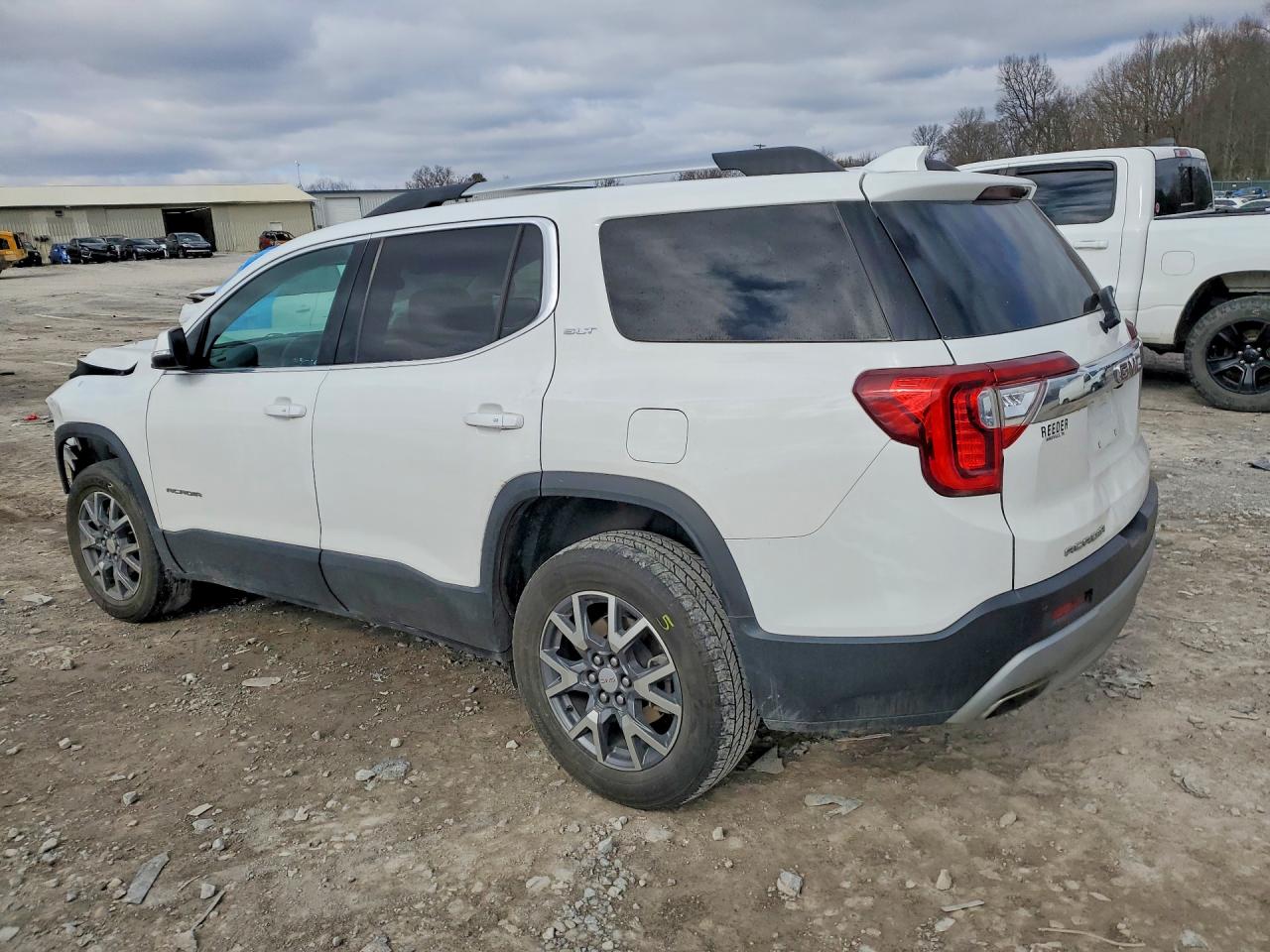 2023 GMC ACADIA SLT photo 3