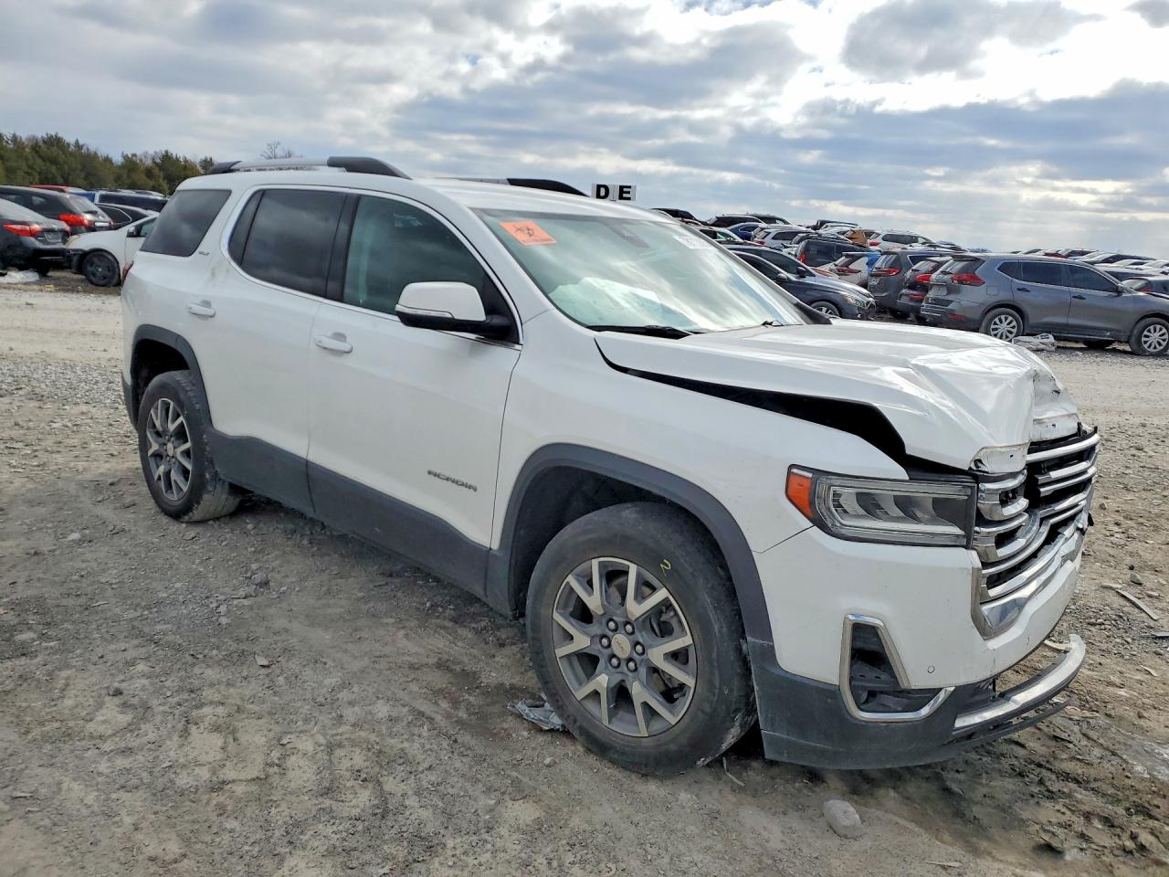 2023 GMC ACADIA SLT photo 7