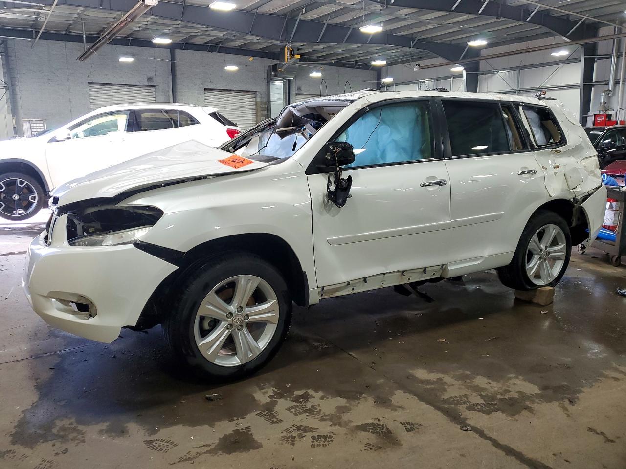 2010 TOYOTA HIGHLANDER