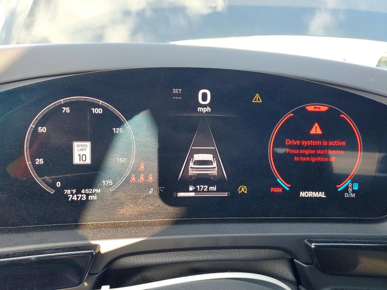2025 PORSCHE CAYENNE photo 9