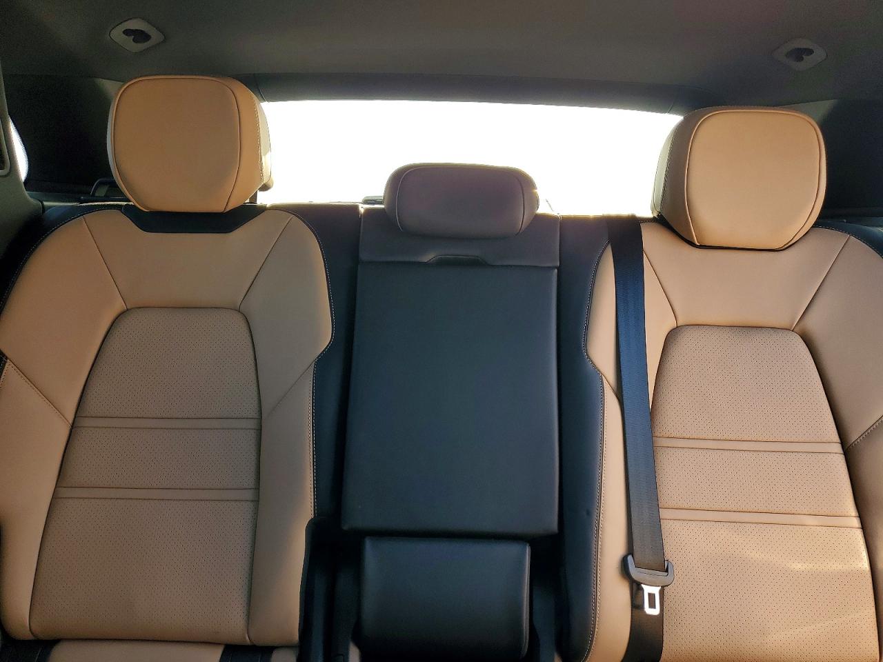 2025 PORSCHE CAYENNE photo 10